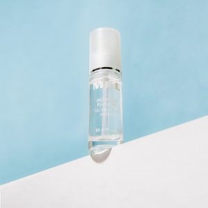 Jaluronic Plumping, gel ad azione idratante intensiva, rimpolpante e volumizzante. Primer studiato per creare una base make-up uniforme e a lunga tenuta. La presenza dell’acido ialuronico dona un effetto liftante, aiutando a ridurre i segni del tempo per una pelle dall’aspetto sano e disteso