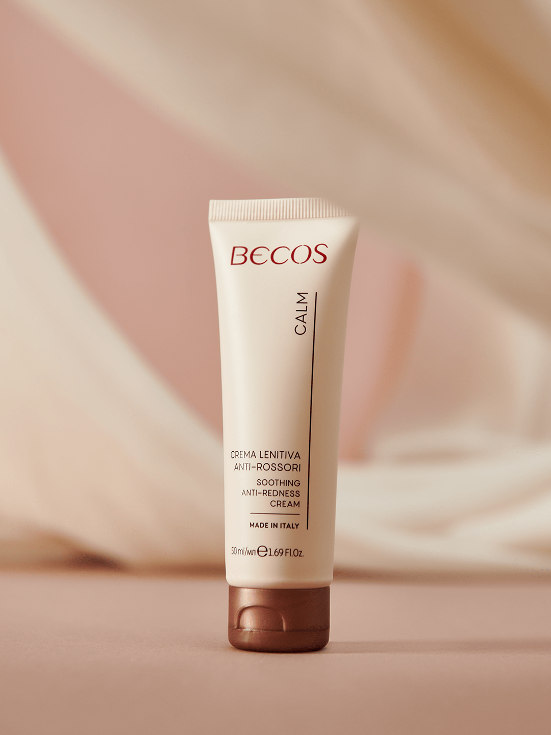 Una crema morbida e setosa per un’azione lenitiva e anti-stress sulle pelli arrossate e sensibili.