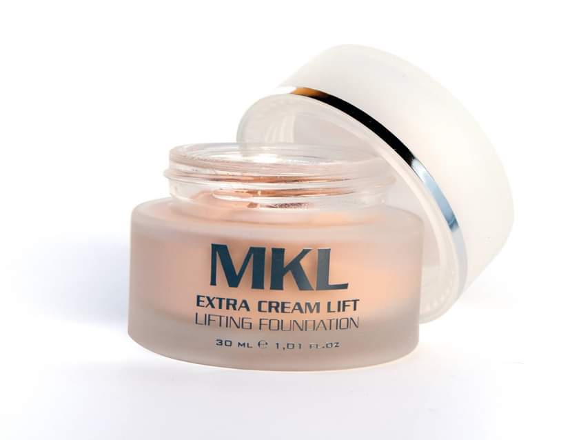 MKL EXTRA CREAM LIFT FONDOTINTA C1B. Fondotinta cremoso e nutriente, ideale per pelli sensibili e secche che richiedono una buona copertura. Effetto liftante Contiene oli di jojoba, aloe e varie piante grasse Vasetto da 30 ml.