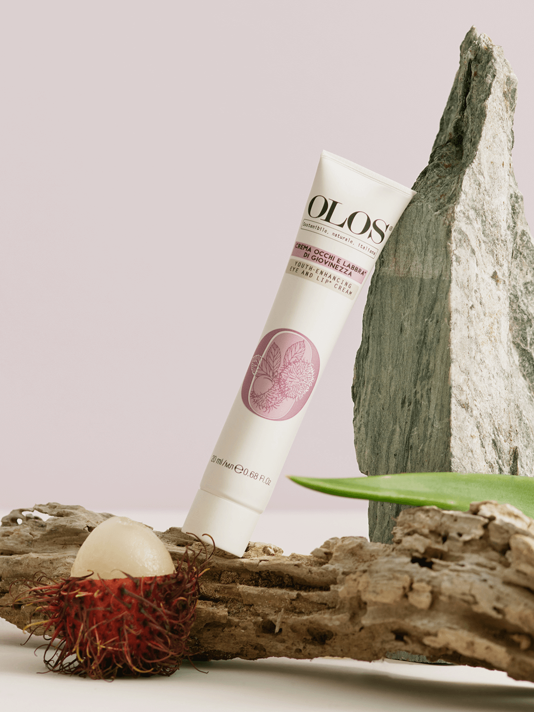 OLOS - CREMA OCCHI E LABBRA DI GIOVINEZZA. Crema morbida e leggera, ad azione correttiva sulla visibilità delle rughe, delle borse e delle occhiaie. Contiene Vitamina E: antiossidante, estratto titolato proveniente dall' albero della seta: azione distensiva e di sollevamento delle palpebre, riduce la visibilità di borse e occhiaie.