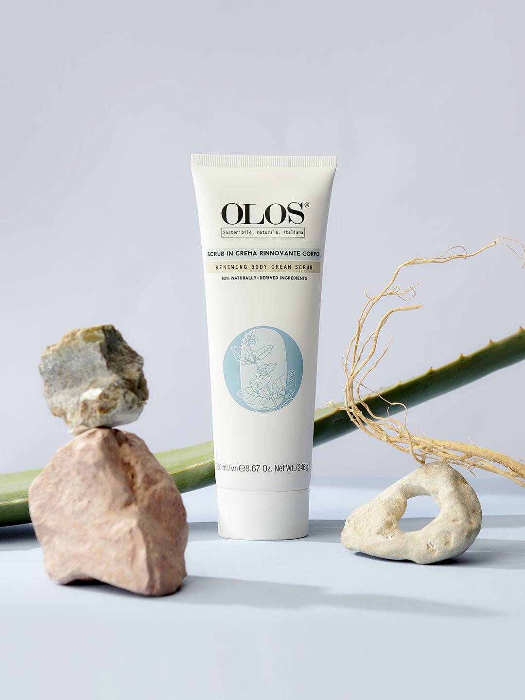 OLOS SCRUB IN CREMA RINNOVANTE CORPO. Esfoliante cremoso dalla facile applicazione, che affina e ammorbidisce l’epidermide, eliminando impurità e cellule morte.