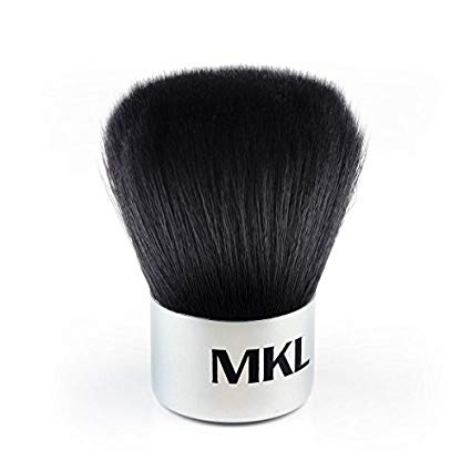MKL Pennello K in fibra tridimensionale indeformabile. Setole morbidissime, adatte alle pelle più sensibili; ideale per l' applicazione dei fondotinta in polvere o compatti, o per stendere Perfect Body Camouflage su grandi zone, come braccia e gambe.