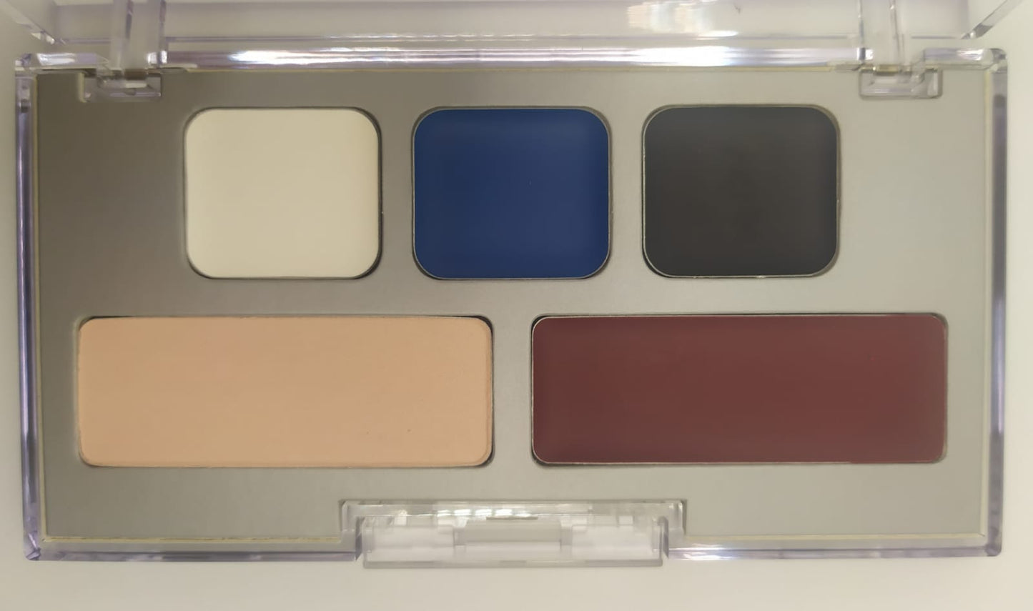 MKL - TROUSSE CRAZY COLOR. Trousse multifunzione ricaricabile contenente un primer/fissante, un colore all over in cera per l' applicazione su occhi, zigomi e labbra, una cera scura per occhi e un punto luce illuminante . Completamente paraben free