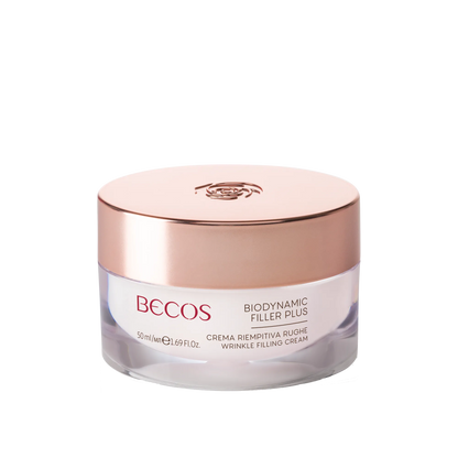 Una crema avvolgente riempitiva che riduce significativamente la visibilità delle rughe profonde e dei segni d’espressione.