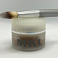 MKL Soft mousse, fondo matt dalla texture leggera e cremosa, le piccole bollicine d’aria presenti che contengono il pigmento ne permettono la stesura uniforme e morbida. Ottimo per le pelli intossinate e asﬁttiche, dona un aspetto luminoso e vellutato a lunga durata